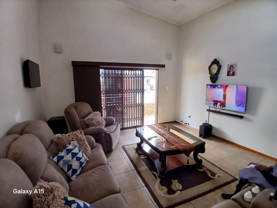 3 Bedroom Property for Sale in Kookrus Gauteng