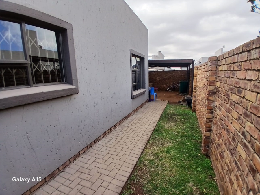 3 Bedroom Property for Sale in Kookrus Gauteng