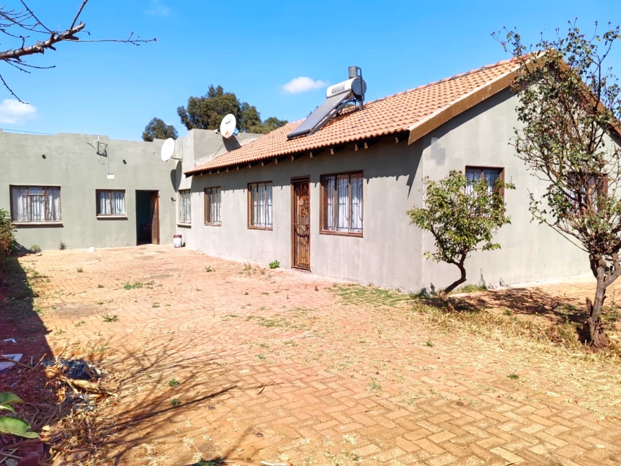 5 Bedroom Property for Sale in Villa Liza Gauteng