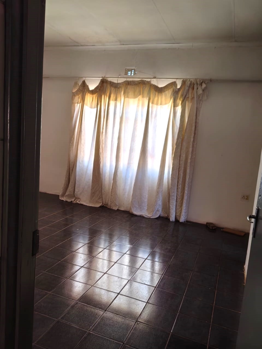 5 Bedroom Property for Sale in Villa Liza Gauteng