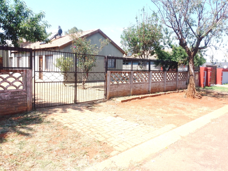 5 Bedroom Property for Sale in Villa Liza Gauteng