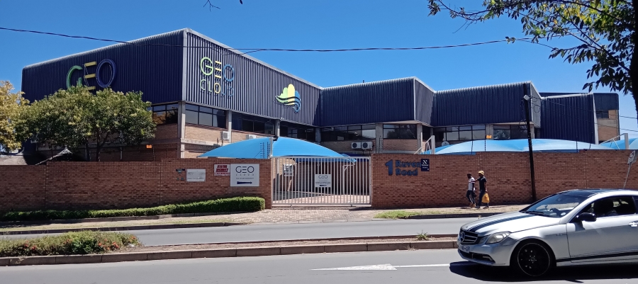 To Let commercial Property for Rent in Benrose Gauteng