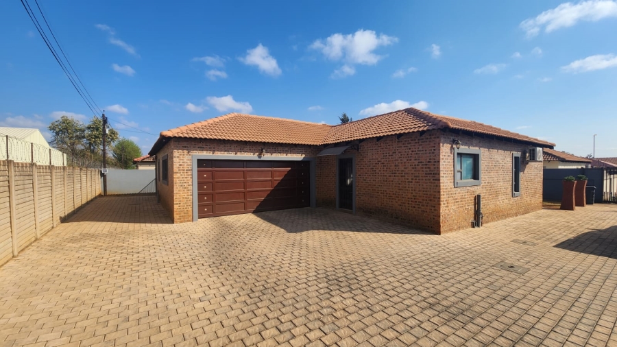 4 Bedroom Property for Sale in Doornpoort Gauteng