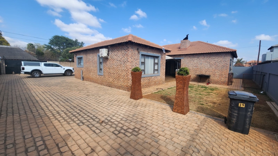 4 Bedroom Property for Sale in Doornpoort Gauteng