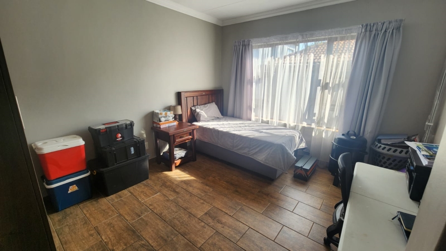 4 Bedroom Property for Sale in Doornpoort Gauteng