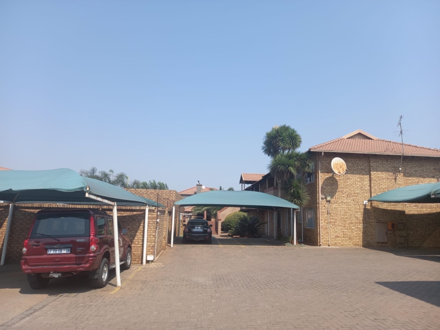 To Let 2 Bedroom Property for Rent in Kenleaf Gauteng