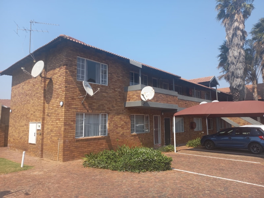 To Let 2 Bedroom Property for Rent in Kenleaf Gauteng