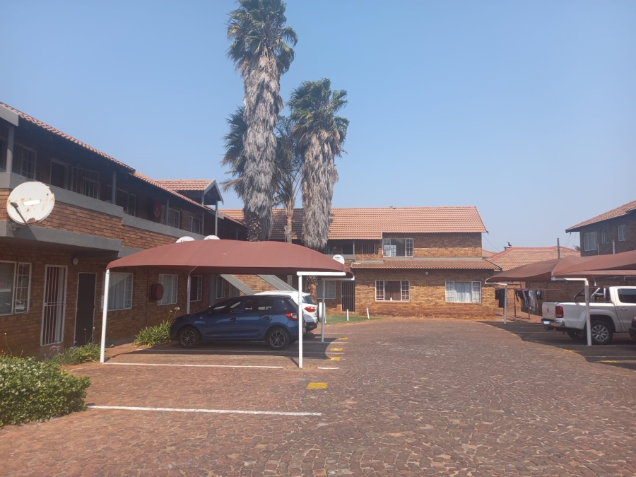 To Let 2 Bedroom Property for Rent in Kenleaf Gauteng