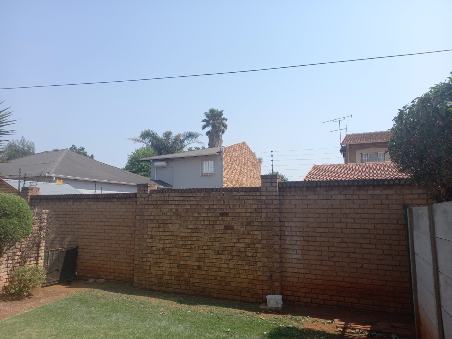 To Let 2 Bedroom Property for Rent in Kenleaf Gauteng