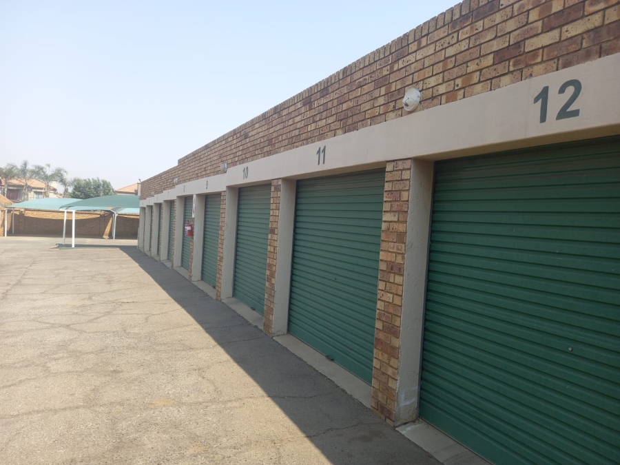 To Let 2 Bedroom Property for Rent in Kenleaf Gauteng