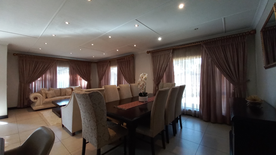 5 Bedroom Property for Sale in Parkrand Gauteng