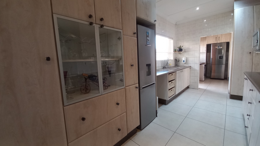 5 Bedroom Property for Sale in Parkrand Gauteng