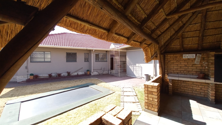 5 Bedroom Property for Sale in Parkrand Gauteng