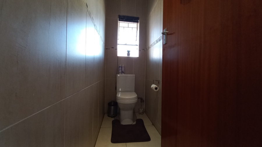 5 Bedroom Property for Sale in Parkrand Gauteng