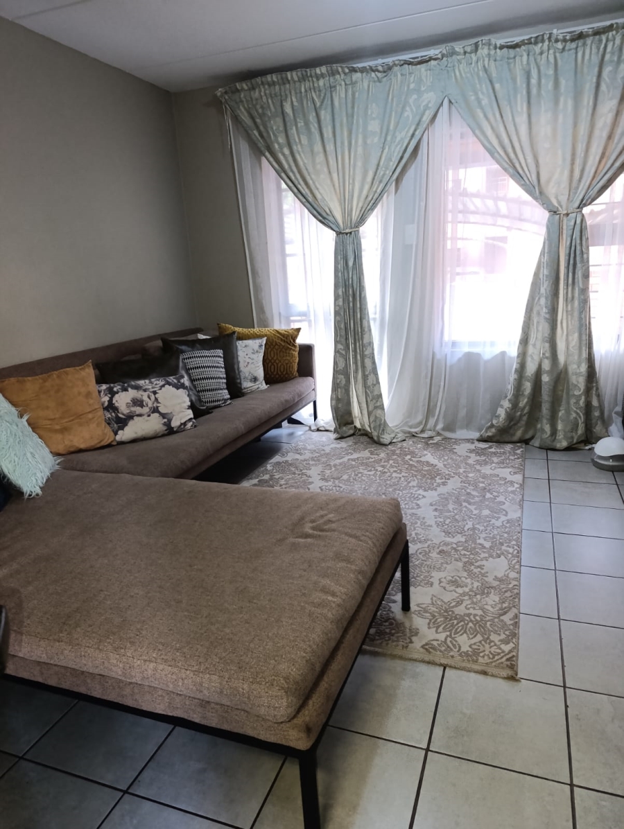 To Let 2 Bedroom Property for Rent in La Montagne Gauteng