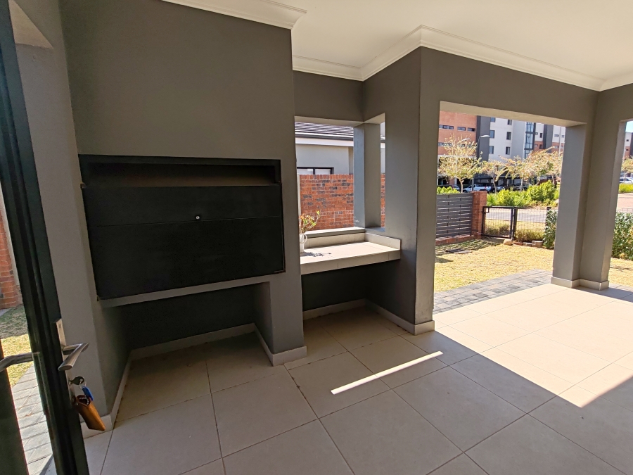 3 Bedroom Property for Sale in Waterkloof Marina Retirement Estate Gauteng