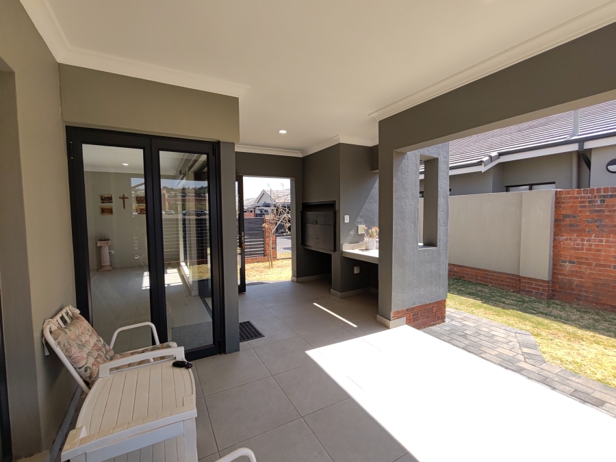 3 Bedroom Property for Sale in Waterkloof Marina Retirement Estate Gauteng