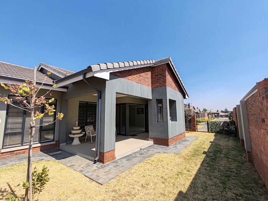 3 Bedroom Property for Sale in Waterkloof Marina Retirement Estate Gauteng