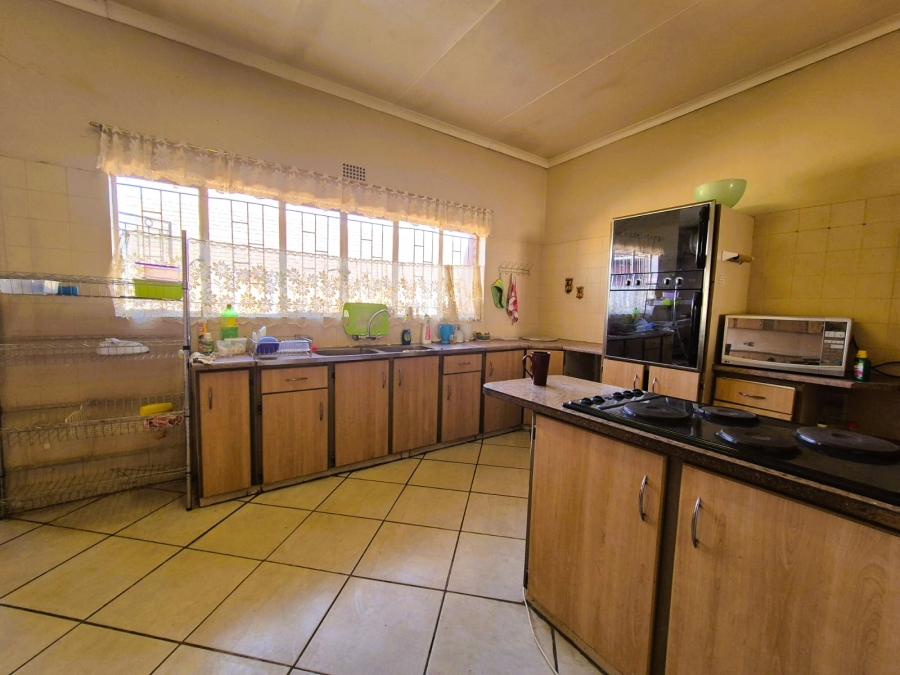 4 Bedroom Property for Sale in Houtkop A H Gauteng