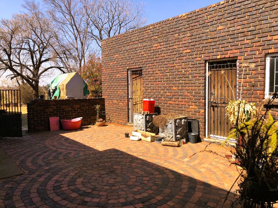 4 Bedroom Property for Sale in Houtkop A H Gauteng