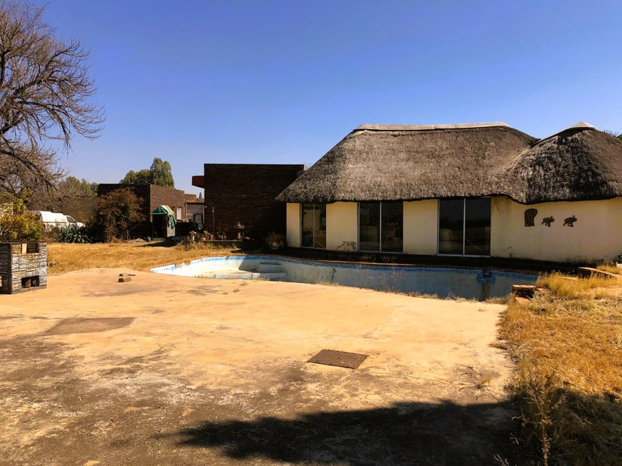 4 Bedroom Property for Sale in Houtkop A H Gauteng