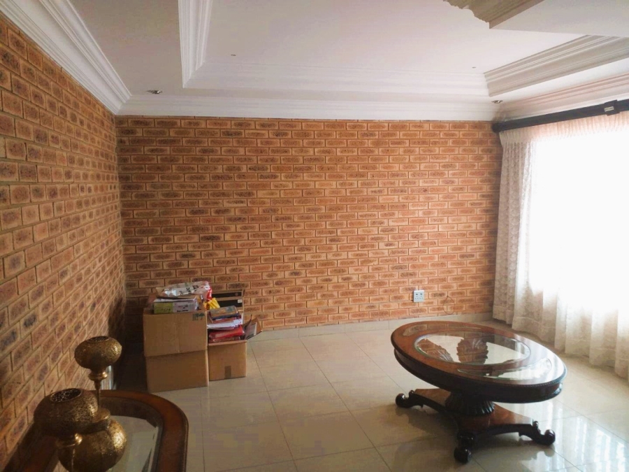 3 Bedroom Property for Sale in Falcon Ridge Gauteng