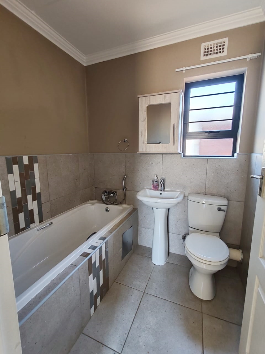 2 Bedroom Property for Sale in Amberfield Gauteng