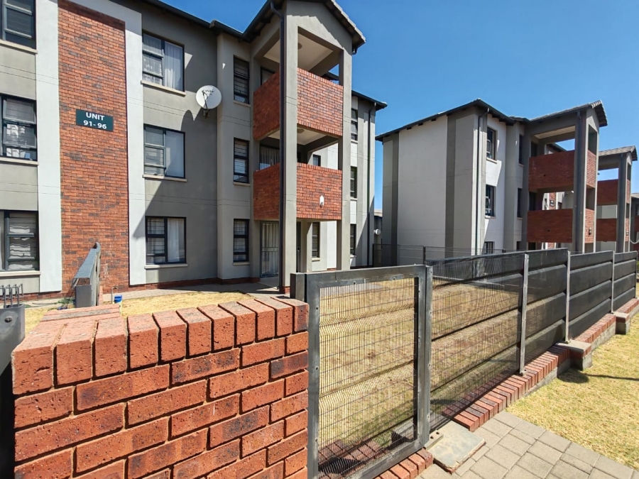 2 Bedroom Property for Sale in Amberfield Gauteng