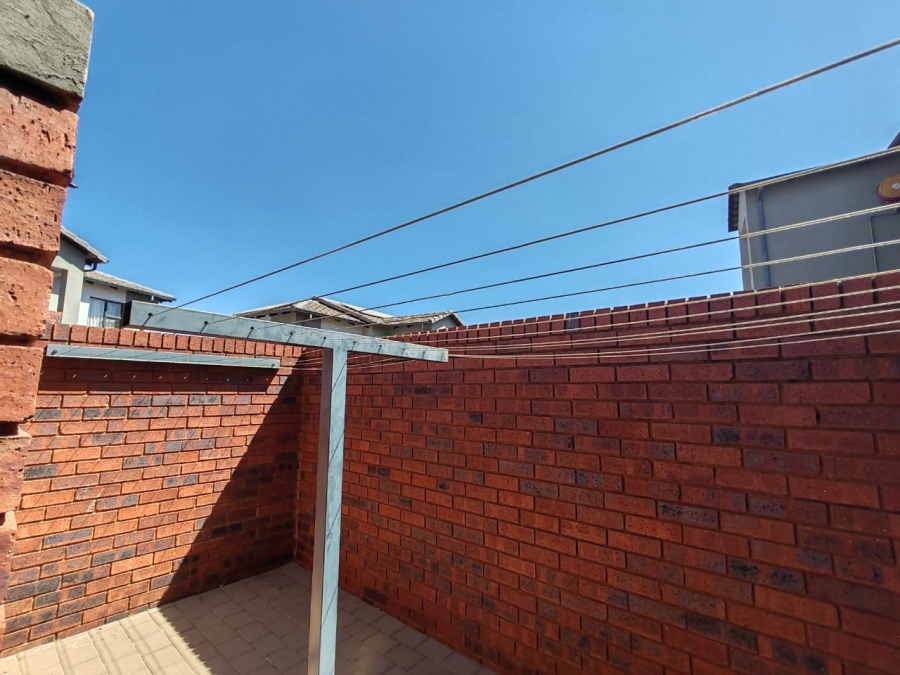 2 Bedroom Property for Sale in Amberfield Gauteng