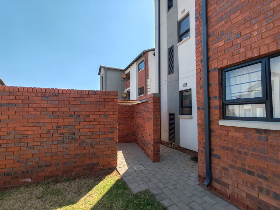 2 Bedroom Property for Sale in Amberfield Gauteng