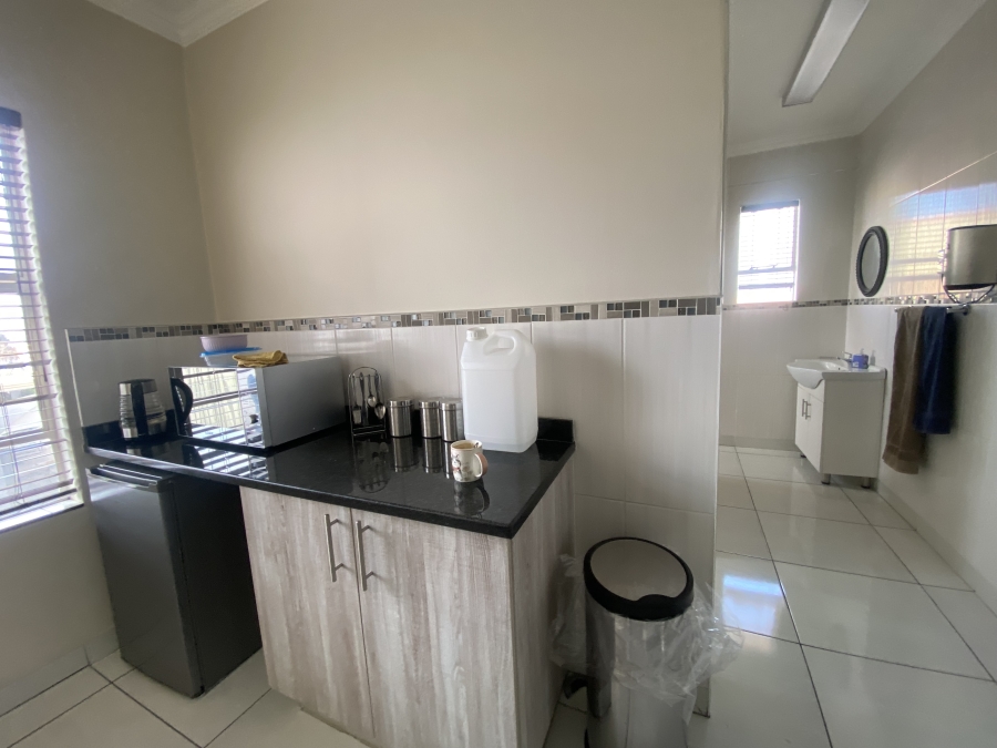 To Let commercial Property for Rent in Spartan Gauteng