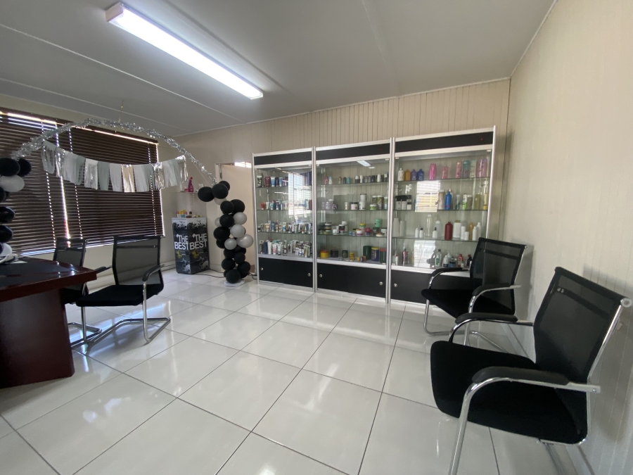 To Let commercial Property for Rent in Spartan Gauteng