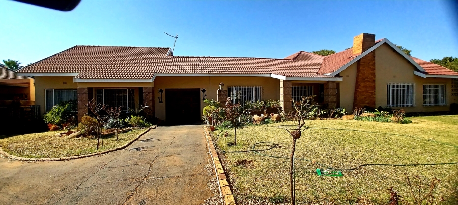 5 Bedroom Property for Sale in Petersfield Gauteng