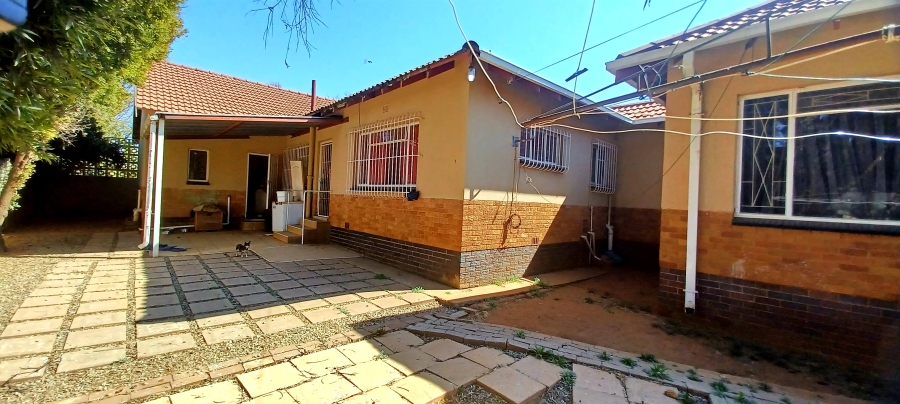 5 Bedroom Property for Sale in Petersfield Gauteng