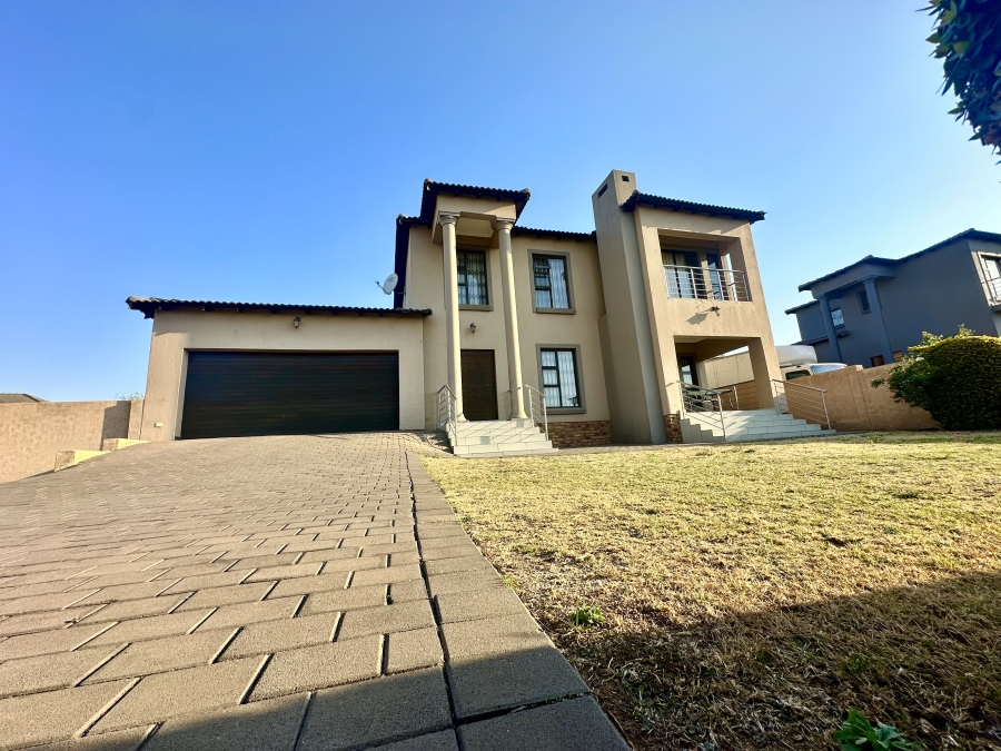 4 Bedroom Property for Sale in Thatchfield Estate Gauteng