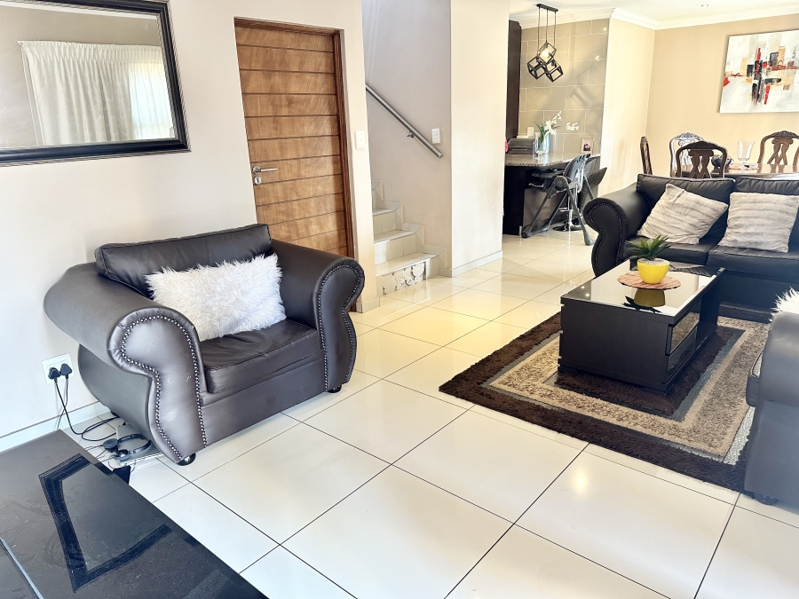 4 Bedroom Property for Sale in Thatchfield Estate Gauteng