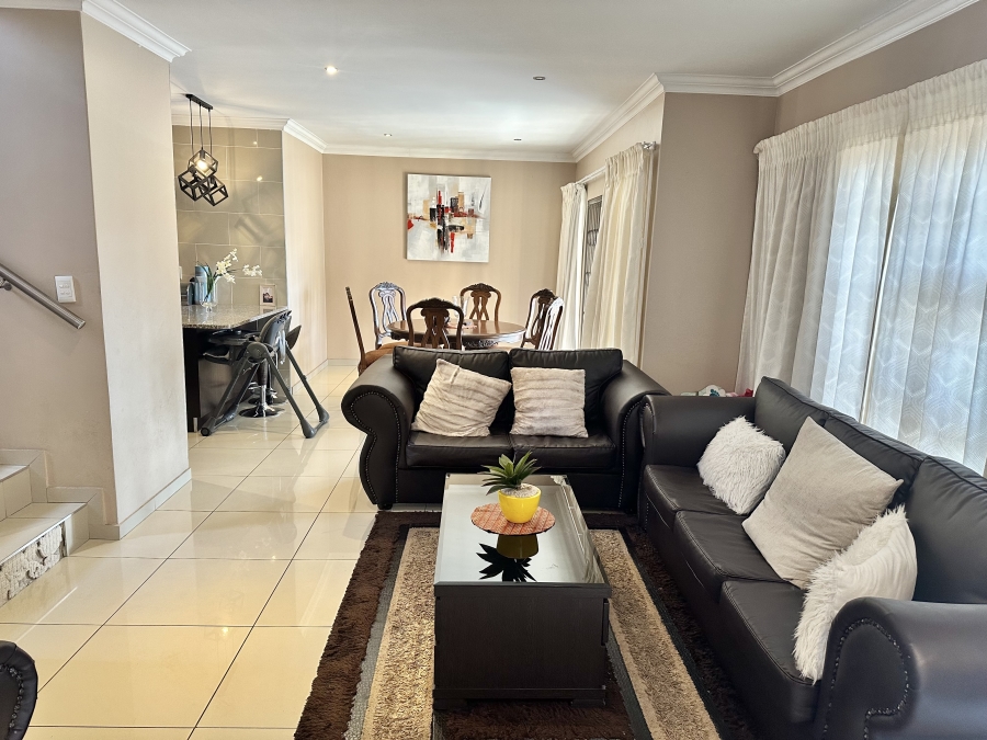 4 Bedroom Property for Sale in Thatchfield Estate Gauteng