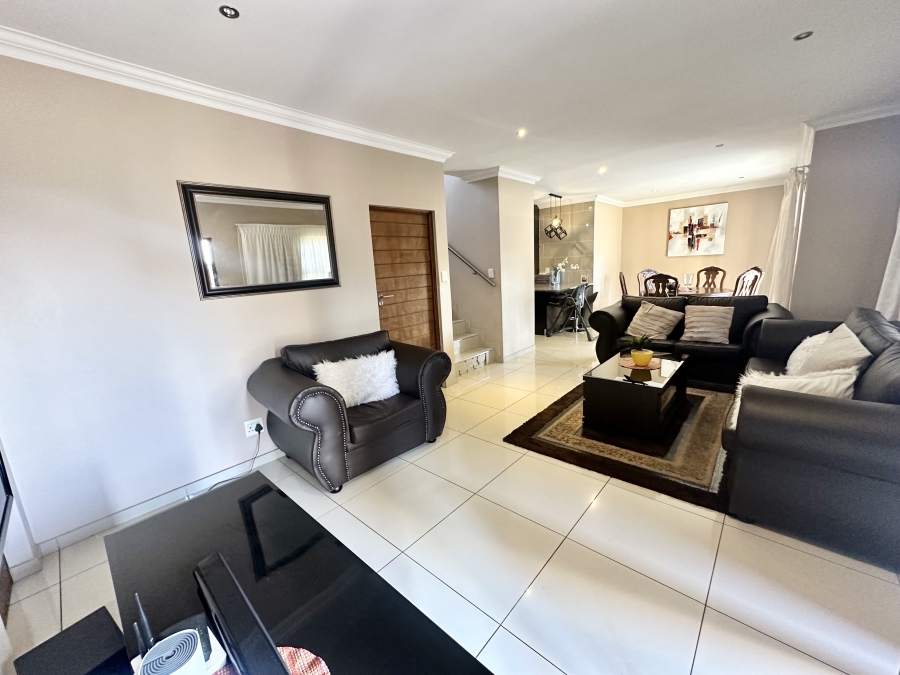 4 Bedroom Property for Sale in Thatchfield Estate Gauteng