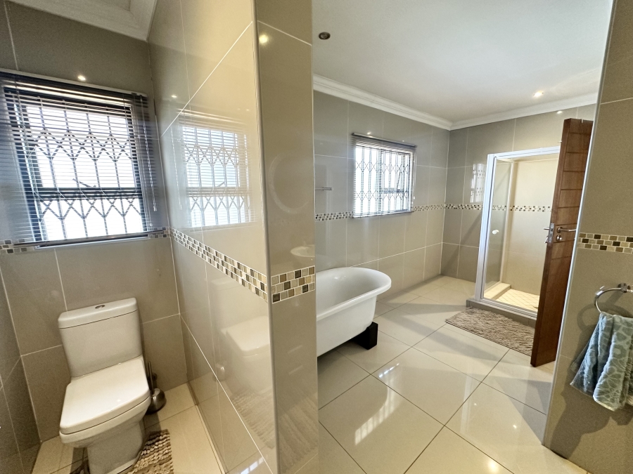 4 Bedroom Property for Sale in Thatchfield Estate Gauteng