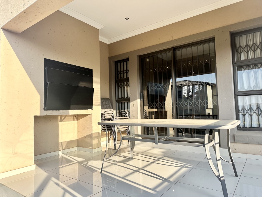 4 Bedroom Property for Sale in Thatchfield Estate Gauteng