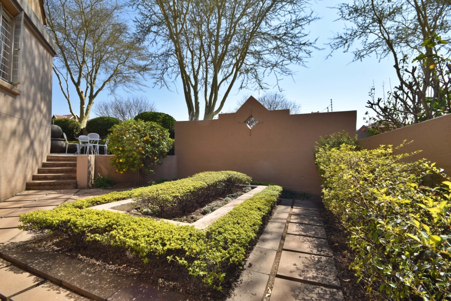 4 Bedroom Property for Sale in Bromhof Gauteng