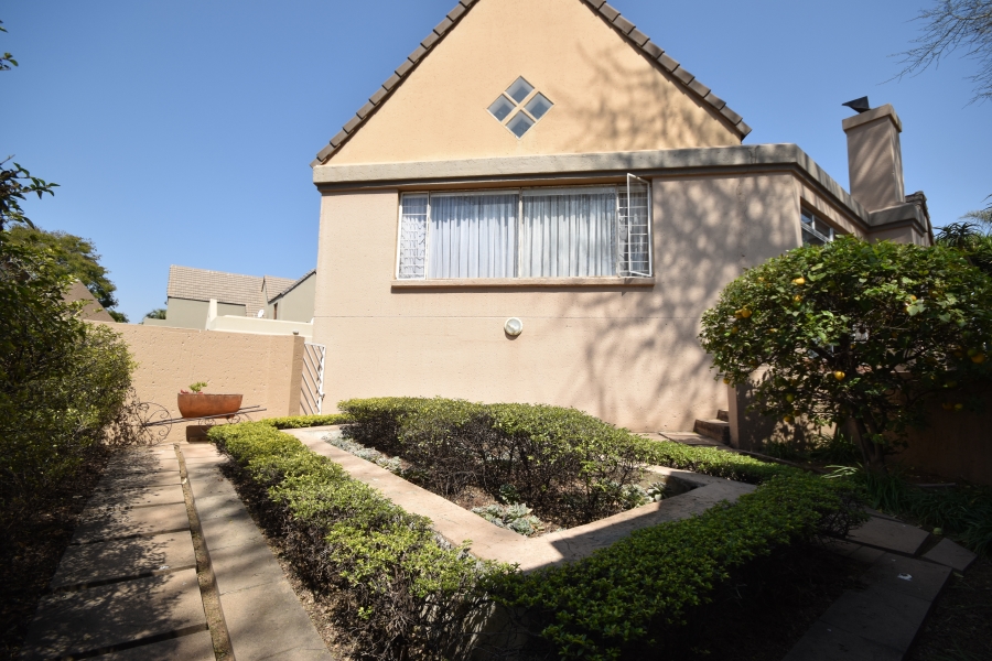 4 Bedroom Property for Sale in Bromhof Gauteng