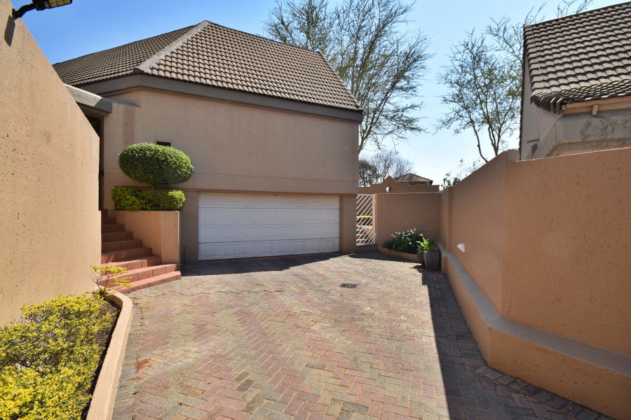 4 Bedroom Property for Sale in Bromhof Gauteng