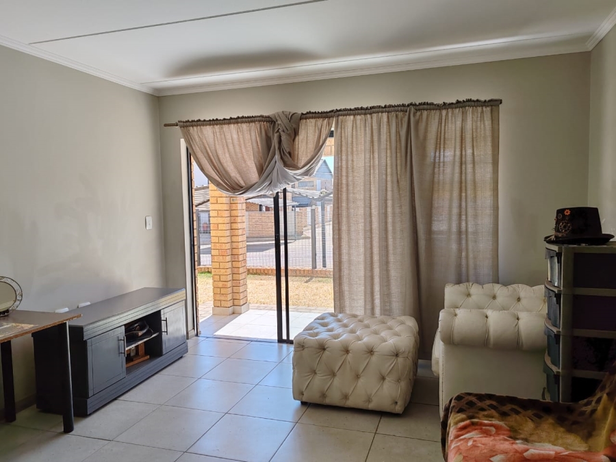 2 Bedroom Property for Sale in Amberfield Gauteng