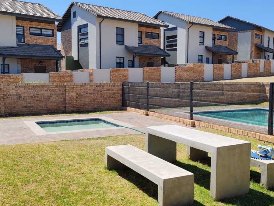 2 Bedroom Property for Sale in Amberfield Gauteng