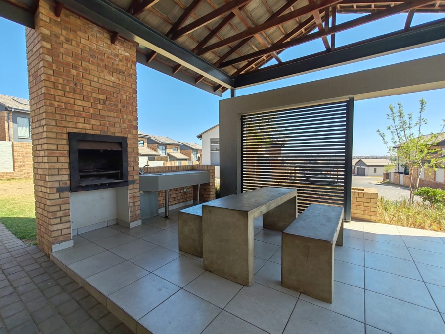 2 Bedroom Property for Sale in Amberfield Gauteng