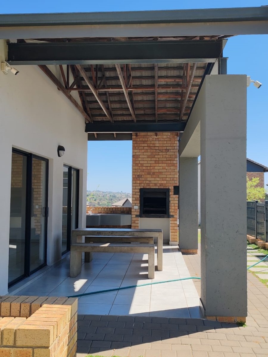 2 Bedroom Property for Sale in Amberfield Gauteng