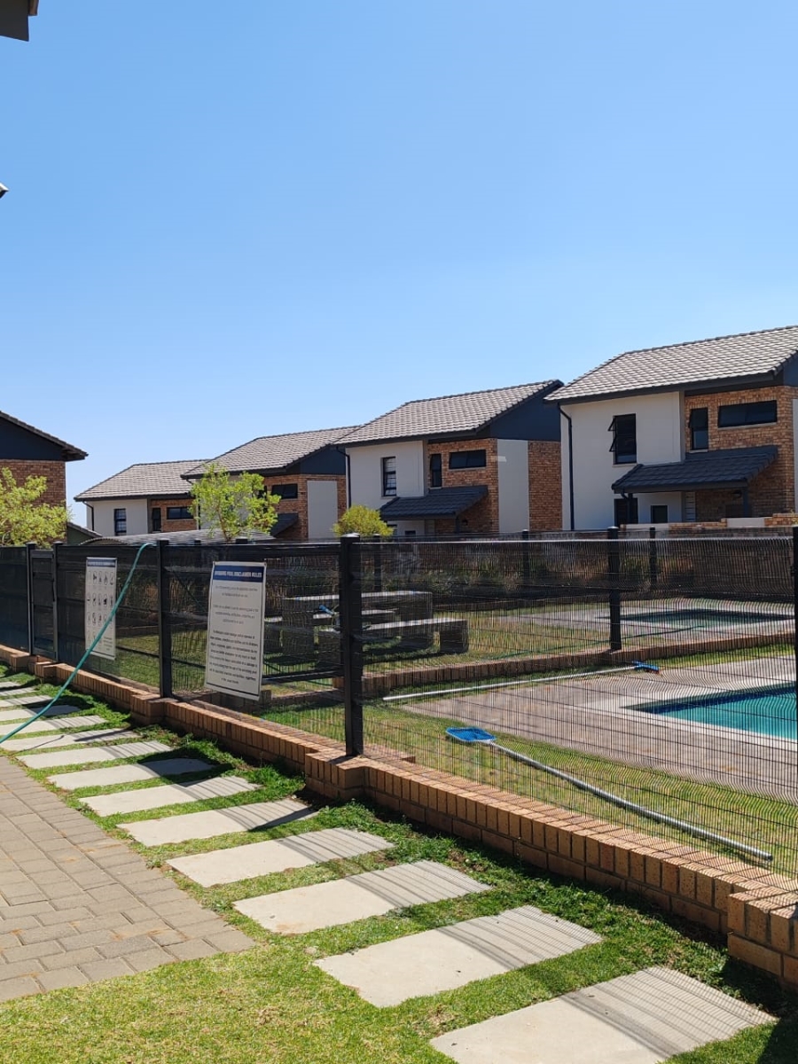 2 Bedroom Property for Sale in Amberfield Gauteng