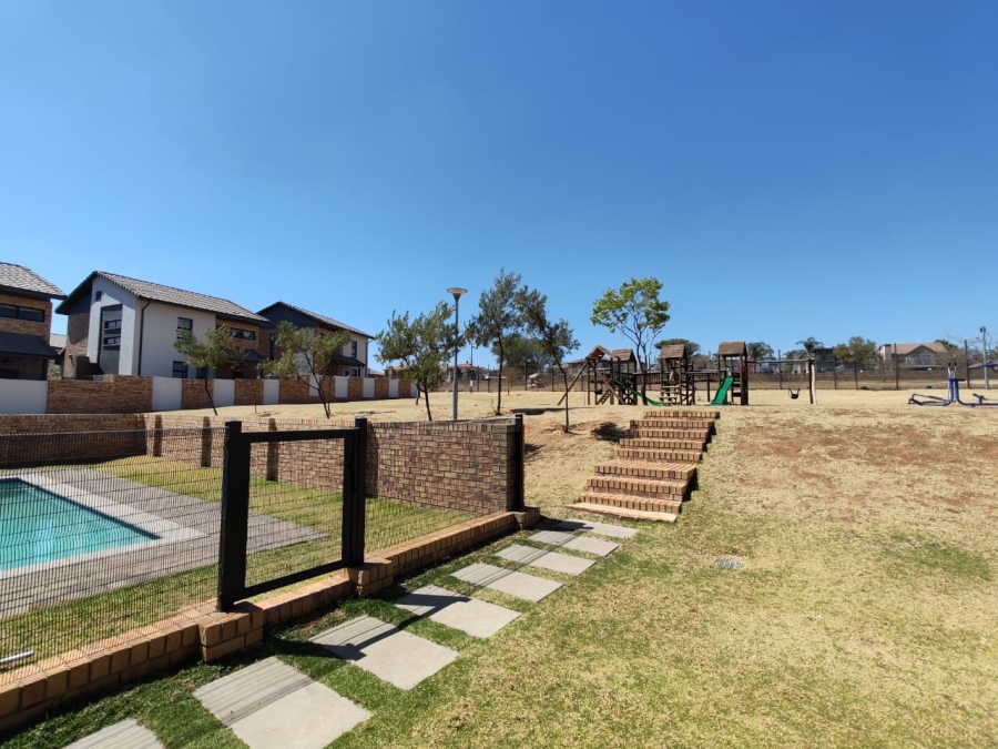 2 Bedroom Property for Sale in Amberfield Gauteng