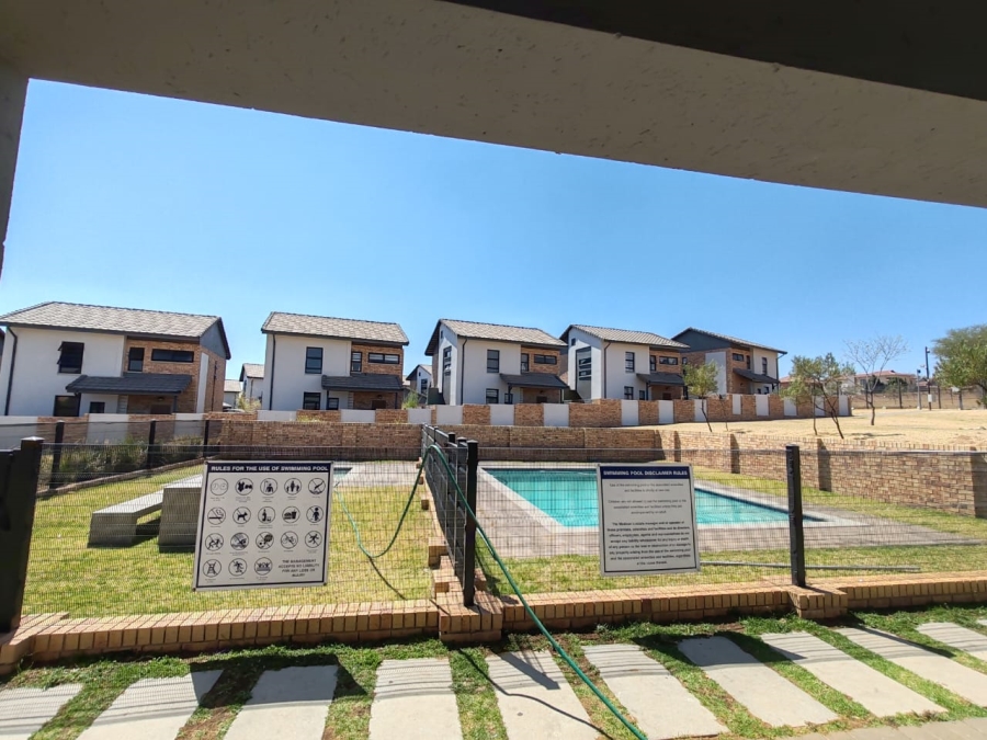 2 Bedroom Property for Sale in Amberfield Gauteng